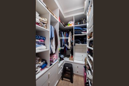 Casa à venda com 180m², 2 quartos e 2 vagasCloset da Suíte 1
