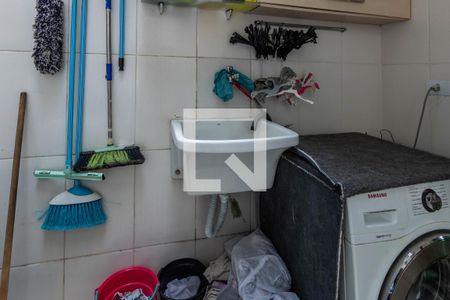 Casa à venda com 200m², 3 quartos e 2 vagas Casa à venda com 200m², 3 quartos e 2 vagasÁrea de Serviço