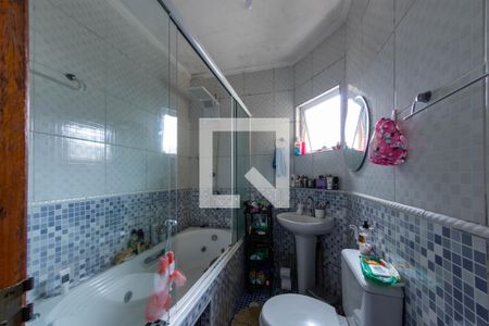 Casa à venda com 200m², 3 quartos e 2 vagas Casa à venda com 200m², 3 quartos e 2 vagasSuíte banheiro