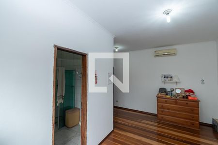 Casa à venda com 420m², 4 quartos e 4 vagas Casa à venda com 420m², 4 quartos e 4 vagasSuite 1