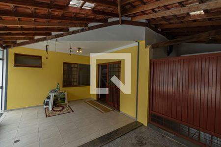Casa à venda com 420m², 4 quartos e 4 vagas Casa à venda com 420m², 4 quartos e 4 vagasVaranda