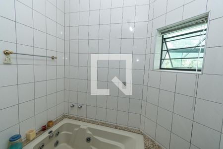 Casa à venda com 420m², 4 quartos e 4 vagas Casa à venda com 420m², 4 quartos e 4 vagasBanheiro da Suíte 1