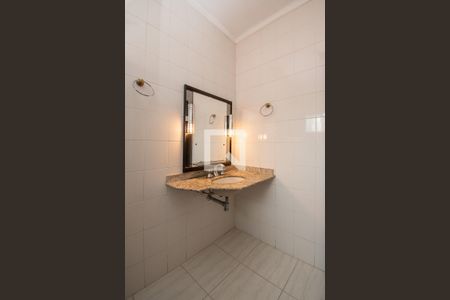 Casa à venda com 420m², 4 quartos e 4 vagas Casa à venda com 420m², 4 quartos e 4 vagasBanheiro Corredor