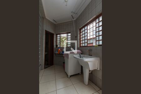 Casa à venda com 420m², 4 quartos e 4 vagas Casa à venda com 420m², 4 quartos e 4 vagasÁrea de Serviço