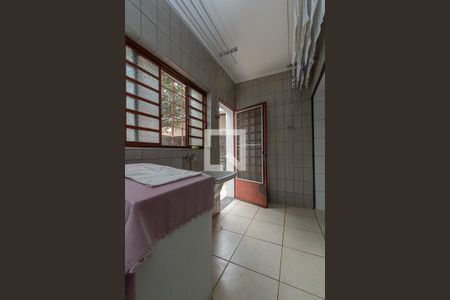 Casa à venda com 420m², 4 quartos e 4 vagas Casa à venda com 420m², 4 quartos e 4 vagasÁrea de Serviço