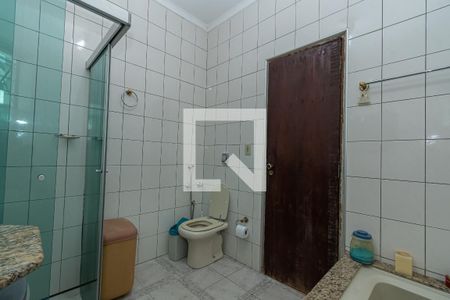 Casa à venda com 420m², 4 quartos e 4 vagas Casa à venda com 420m², 4 quartos e 4 vagasBanheiro da Suíte 1