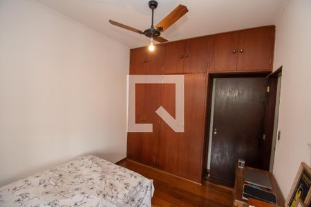 Casa à venda com 420m², 4 quartos e 4 vagas Casa à venda com 420m², 4 quartos e 4 vagasQuarto 2