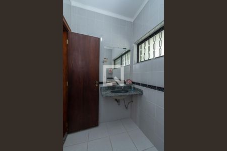 Casa à venda com 420m², 4 quartos e 4 vagas Casa à venda com 420m², 4 quartos e 4 vagasBanheiro Social