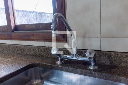 Casa à venda com 258m², 4 quartos e 10 vagasCozinha - Torneira