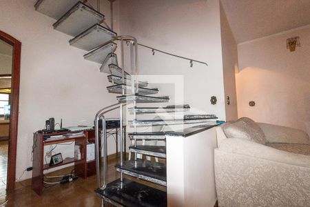 Escada de casa à venda com 4 quartos, 258m² em Jardim Brasília (zona Leste), São Paulo