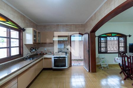 Casa à venda com 258m², 4 quartos e 10 vagasCozinha