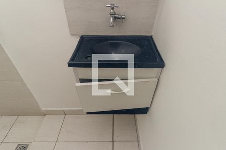 Banheiro de kitnet/studio para alugar com 1 quarto, 34m² em Santa Efigênia, São Paulo