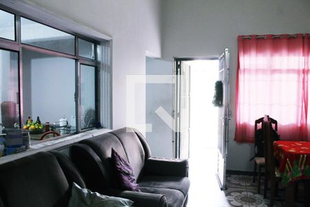 Sala de casa para alugar com 3 quartos, 200m² em Vila Nova Curuçá, São Paulo