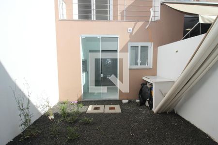 Casa à venda com 165m², 4 quartos e 1 vaga Casa à venda com 165m², 4 quartos e 1 vagaQuintal