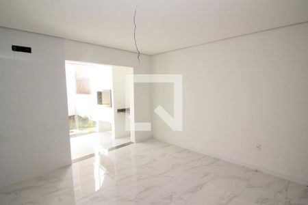 Casa à venda com 165m², 4 quartos e 1 vaga Casa à venda com 165m², 4 quartos e 1 vagaCozinha