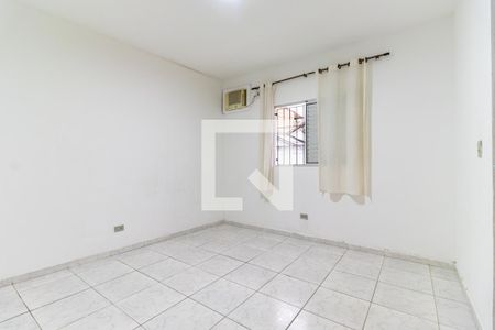 Quarto 1 de casa para alugar com 2 quartos, 200m² em Jardim Nizia, São Paulo