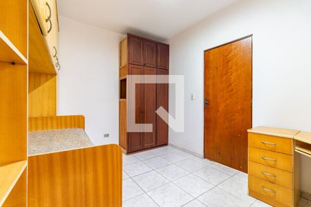 Quarto 2 de casa para alugar com 2 quartos, 200m² em Jardim Nizia, São Paulo