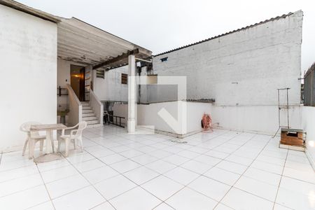 Casa para alugar com 200m², 2 quartos e 2 vagas Casa para alugar com 200m², 2 quartos e 2 vagasQuintal