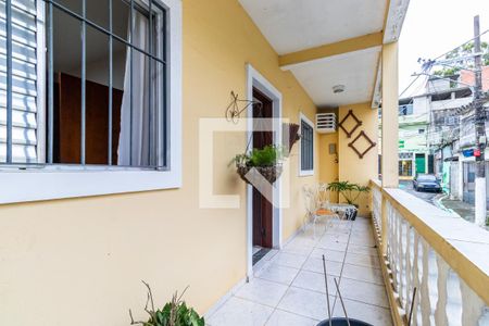 Casa para alugar com 200m², 2 quartos e 2 vagas Casa para alugar com 200m², 2 quartos e 2 vagasCorredor dos Quartos - Varanda