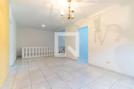 Sala de casa para alugar com 2 quartos, 200m² em Jardim Nizia, São Paulo