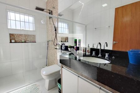 Casa à venda com 200m², 3 quartos e 3 vagas Casa à venda com 200m², 3 quartos e 3 vagasLavabo