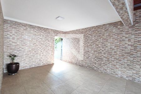 Casa à venda com 200m², 3 quartos e 3 vagas Casa à venda com 200m², 3 quartos e 3 vagasGaragem