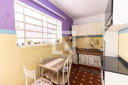 Casa à venda com 160m², 3 quartos e 3 vagas Casa à venda com 160m², 3 quartos e 3 vagasCozinha 1