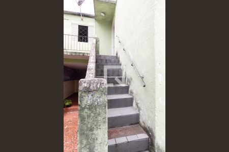 Casa à venda com 160m², 3 quartos e 3 vagas Casa à venda com 160m², 3 quartos e 3 vagasEscada