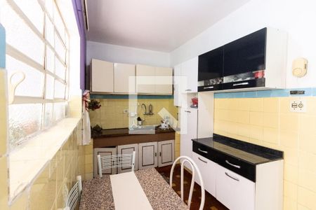 Casa à venda com 160m², 3 quartos e 3 vagas Casa à venda com 160m², 3 quartos e 3 vagasCozinha 1