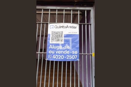 Casa à venda com 160m², 3 quartos e 3 vagas Casa à venda com 160m², 3 quartos e 3 vagasFachada