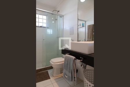 Casa de condomínio à venda com 560m², 5 quartos e 3 vagasBanheiro social 