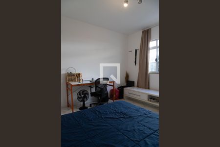 Casa de condomínio à venda com 560m², 5 quartos e 3 vagasQuarto 1