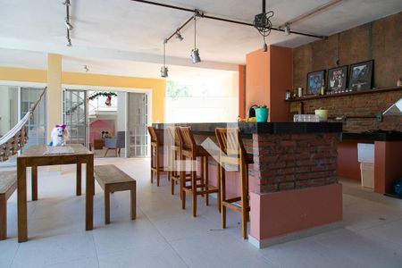 Casa de condomínio à venda com 560m², 5 quartos e 3 vagasÁrea externa - Churrasqueira 