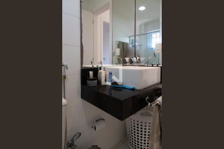 Casa de condomínio à venda com 560m², 5 quartos e 3 vagasBanheiro social 