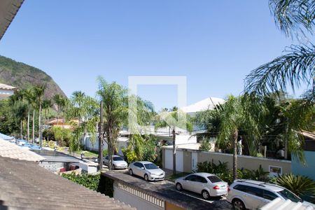 Casa de condomínio à venda com 560m², 5 quartos e 3 vagasVista da varanda do quarto 2 e 3