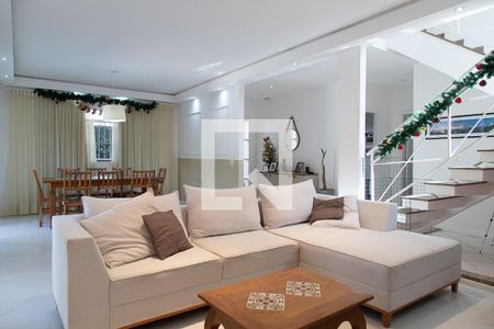 Casa de condomínio à venda com 560m², 5 quartos e 3 vagasSala 