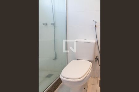 Casa de condomínio à venda com 560m², 5 quartos e 3 vagasBanheiro da suíte 2