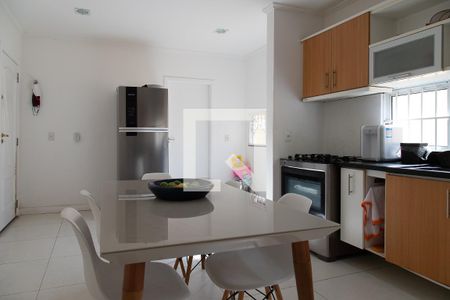 Casa de condomínio à venda com 560m², 5 quartos e 3 vagasCozinha 