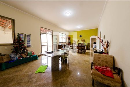 Sala de casa à venda com 5 quartos, 2000m² em Estoril, Belo Horizonte