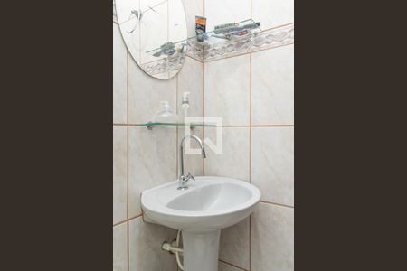 Casa à venda com 160m², 2 quartos e 2 vagasBanheiro da Suíte 1