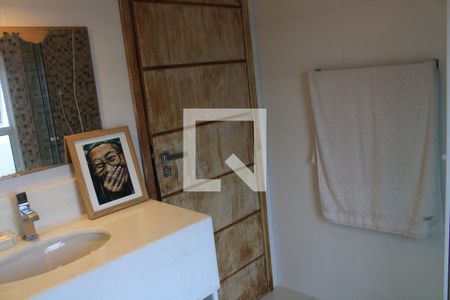 Apartamento à venda com 300m², 4 quartos e 3 vagasBanheiro da Suíte 3