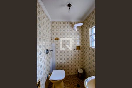 Casa à venda com 140m², 3 quartos e 2 vagasBanheiro da Suíte