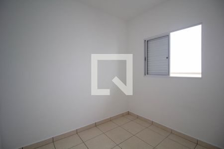 Quarto 2 de apartamento para alugar com 2 quartos, 42m² em Jardim Liderança, São Paulo