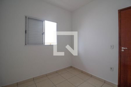 Quarto 2 de apartamento para alugar com 2 quartos, 42m² em Jardim Liderança, São Paulo