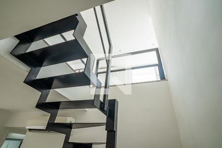 Apartamento para alugar com 225m², 4 quartos e 3 vagasEscada