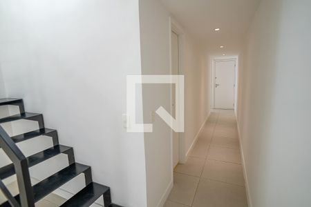 Apartamento para alugar com 225m², 4 quartos e 3 vagasEscada