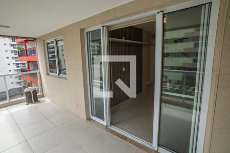 Apartamento para alugar com 225m², 4 quartos e 3 vagasVaranda