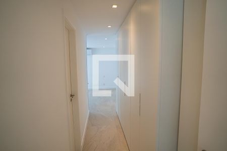 Apartamento para alugar com 225m², 4 quartos e 3 vagasCorredor