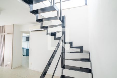 Apartamento para alugar com 225m², 4 quartos e 3 vagasEscada