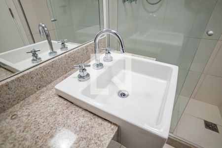 Apartamento para alugar com 225m², 4 quartos e 3 vagasBanheiro